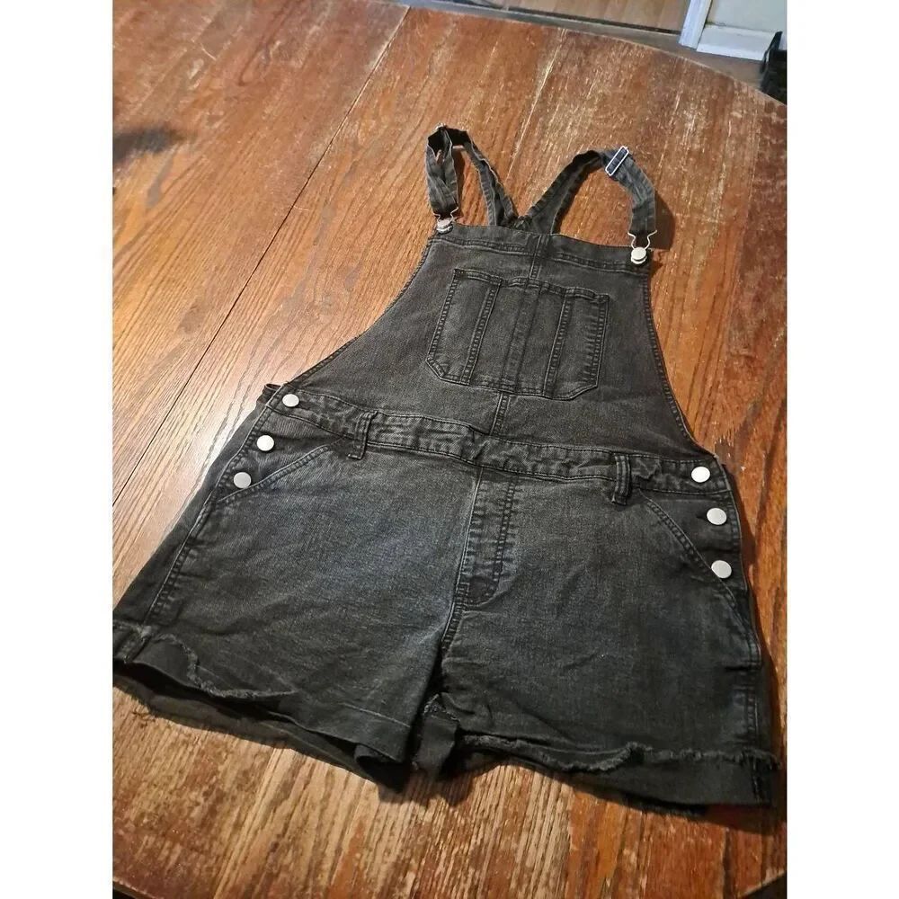 No Boundaries Women's Junior Large Faded Black Denim Suspender Shorts Romper